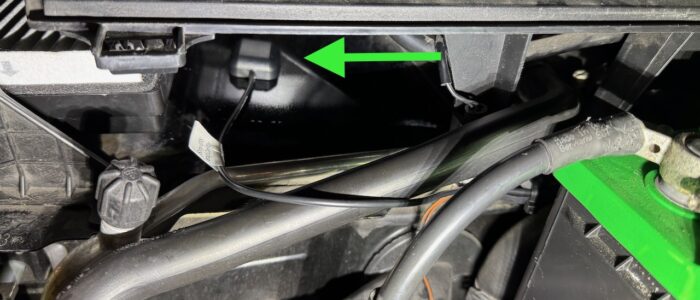 Placement of the GPS antenna, to the right of the cabin air filter.