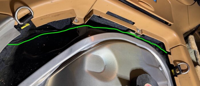 Green marks the path, you can also see the cable. Routed behind where possible.